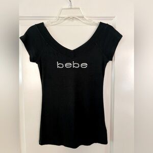Bebe black V-neck cap sleeve crystal Logo T-shirt Size : M